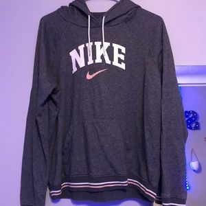 Nikes sweatshirt